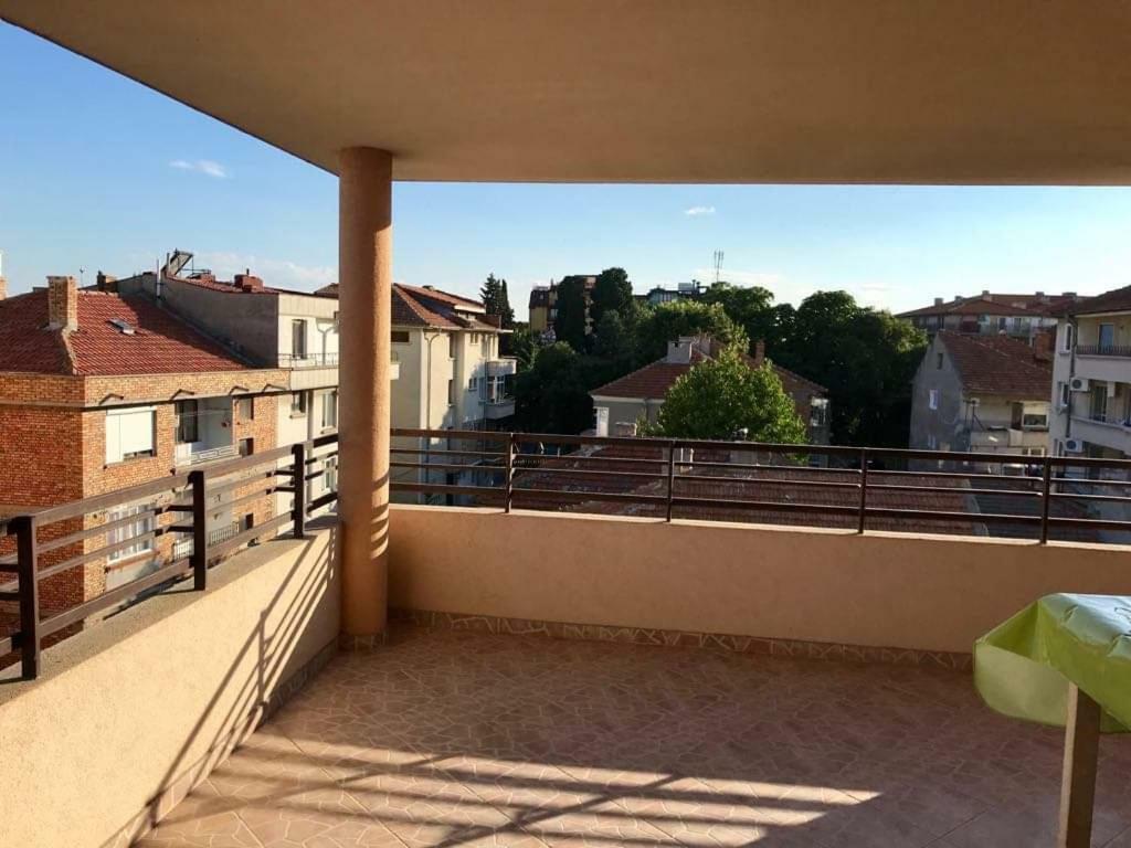 Студиа Мансарда Ненови Pomorie Exterior foto